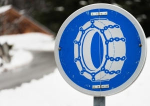 Panneau B26 pour les équipements de pneu obligatoires sur la neige
