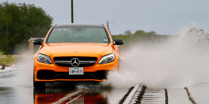 Comparatif pneus sportifs : test de pneus performants par Auto Bild avec Mercedes AMG